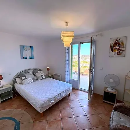 Superb With Sea View And Private Pool מלון מונטיסלו