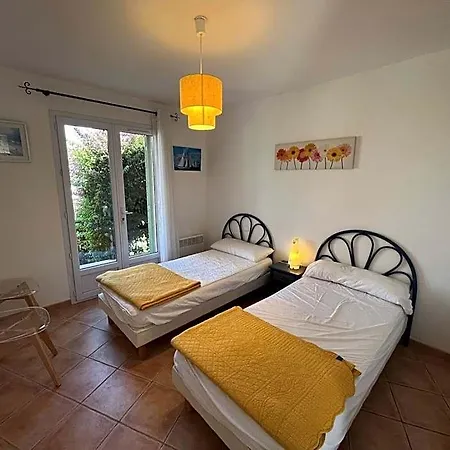 מלון Superb With Sea View And Private Pool מונטיסלו